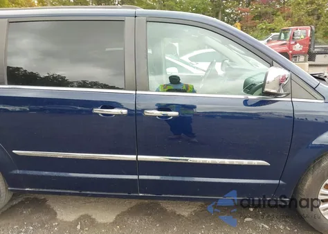 2015 Chrysler Town & Country Touring-L z USA, uszkodzony, nr VIN 2C4RC1CG8FR727656